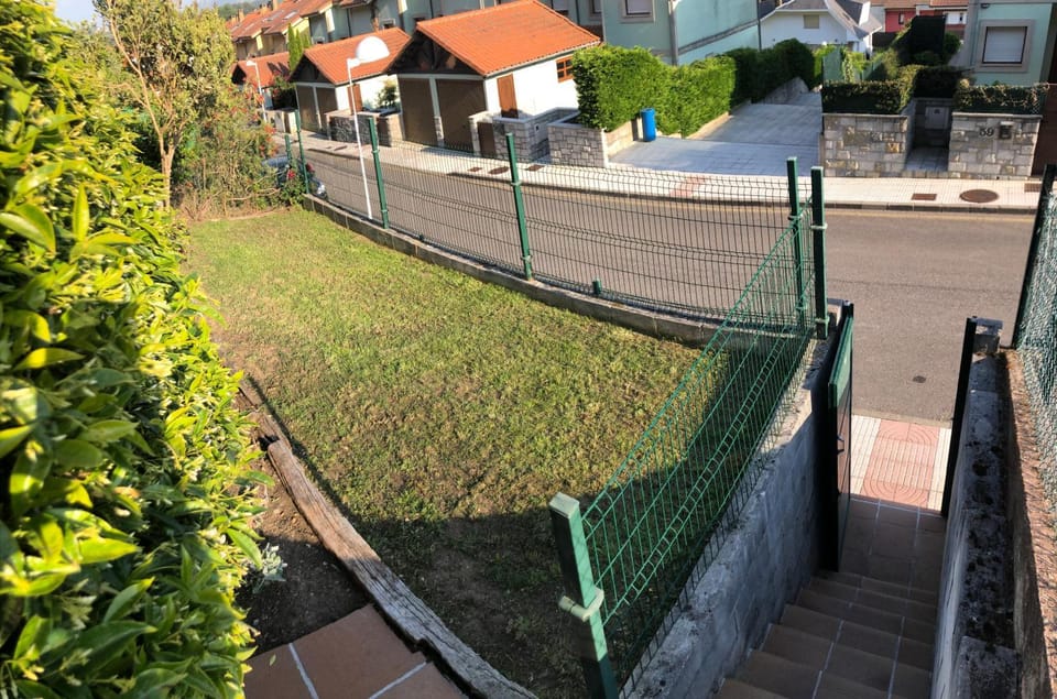 Neighbourhood, Garden