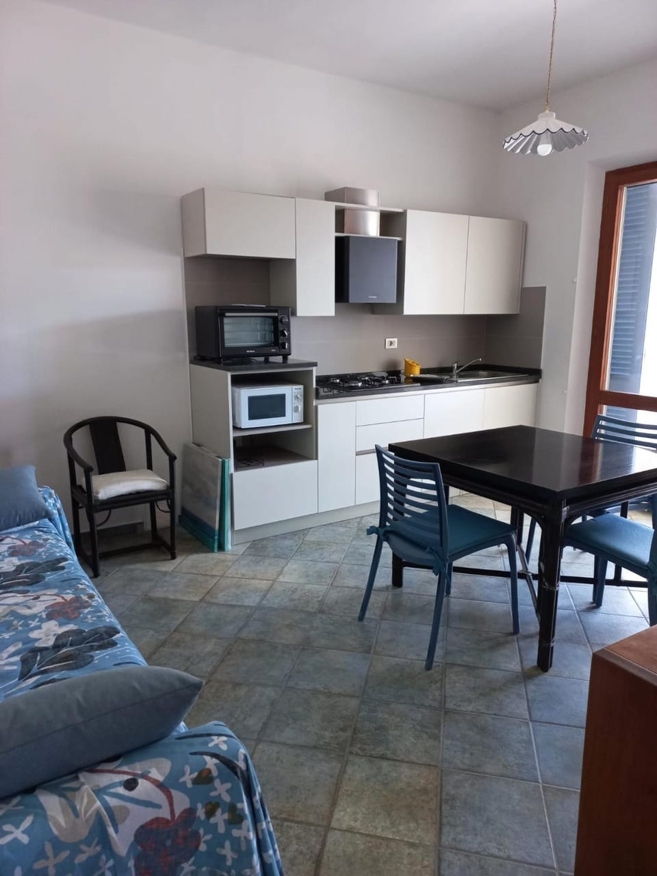 Kitchen or kitchenette, Living room