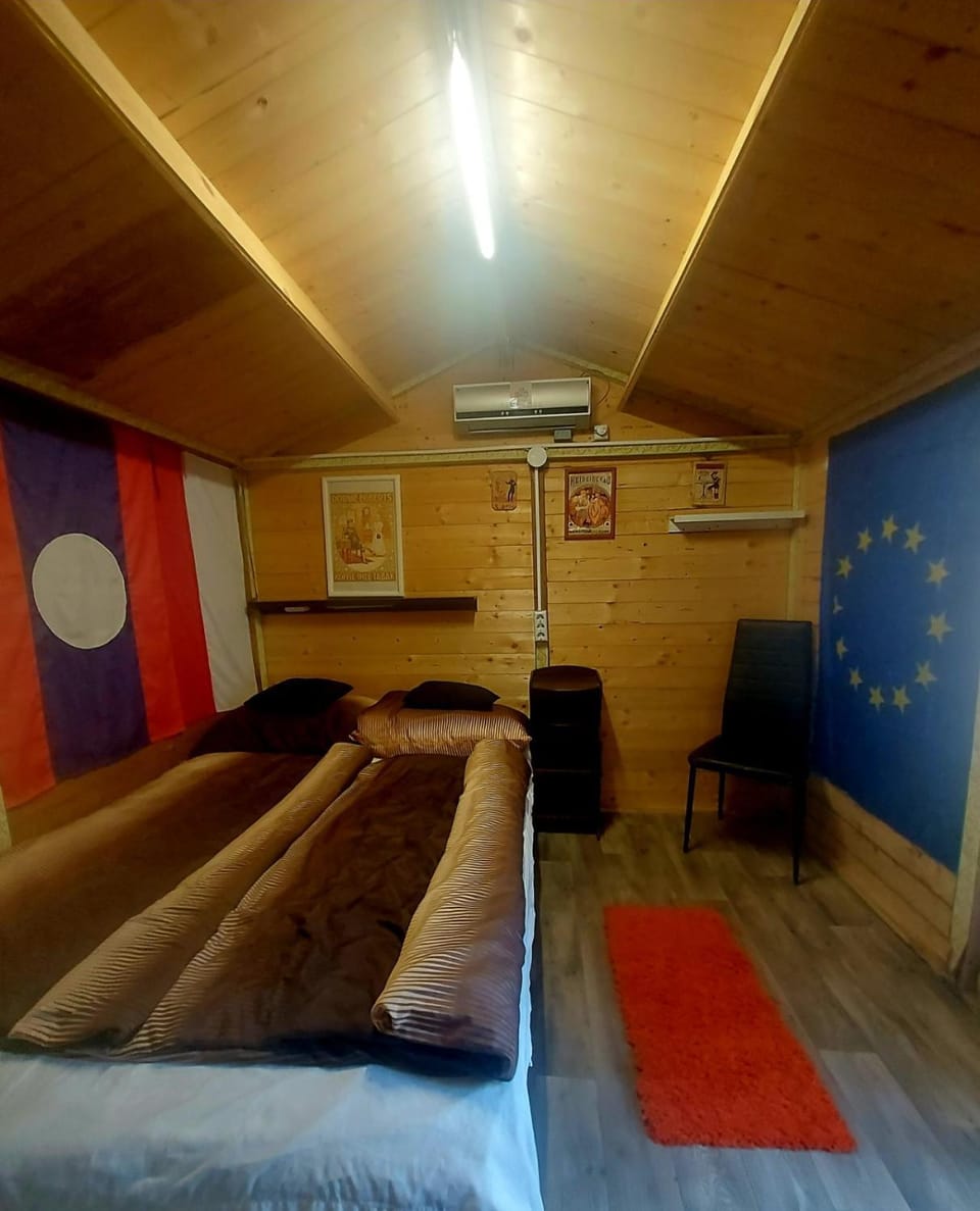 BEACH BUNGALO, Terrace, wifi, FAHÁZ, AC, BBQ, parking Luxury tent in Siófok