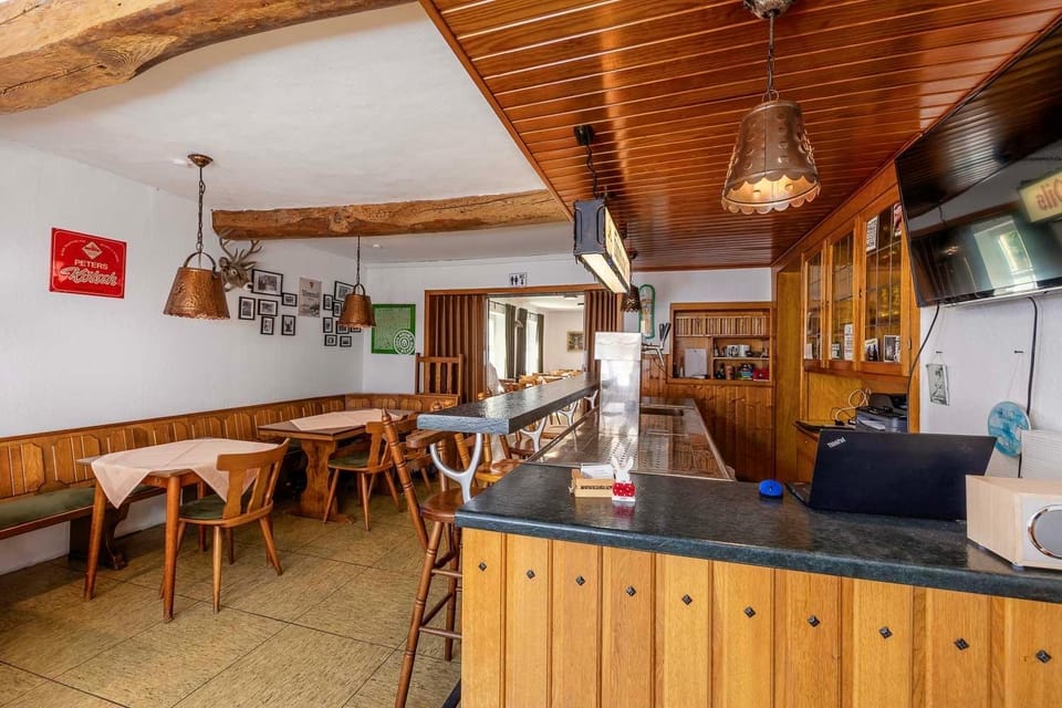 Seating area, Breakfast