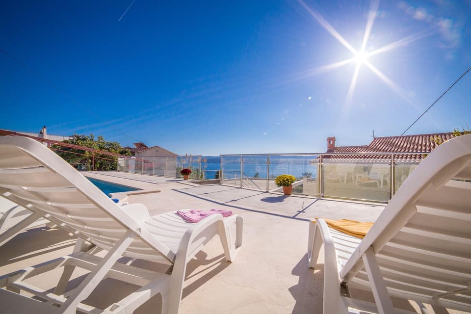 Property building, Balcony/Terrace, Sea view, Swimming pool