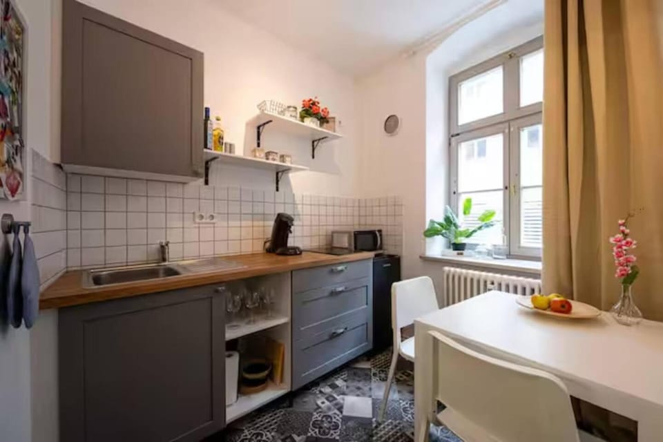Dining area, kitchen
