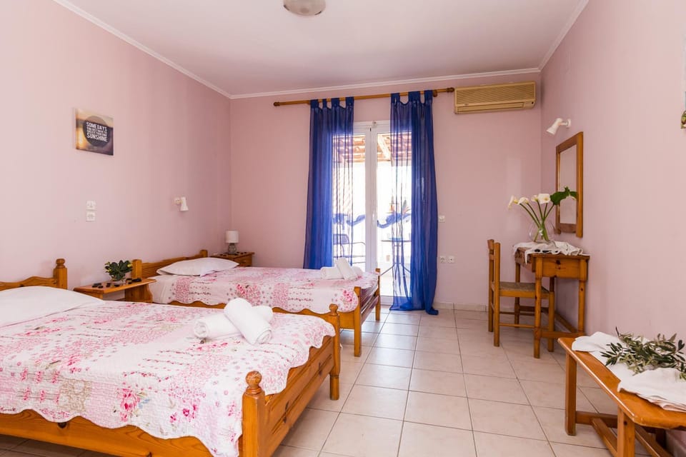 Photo of the whole room, Bedroom, air conditioner