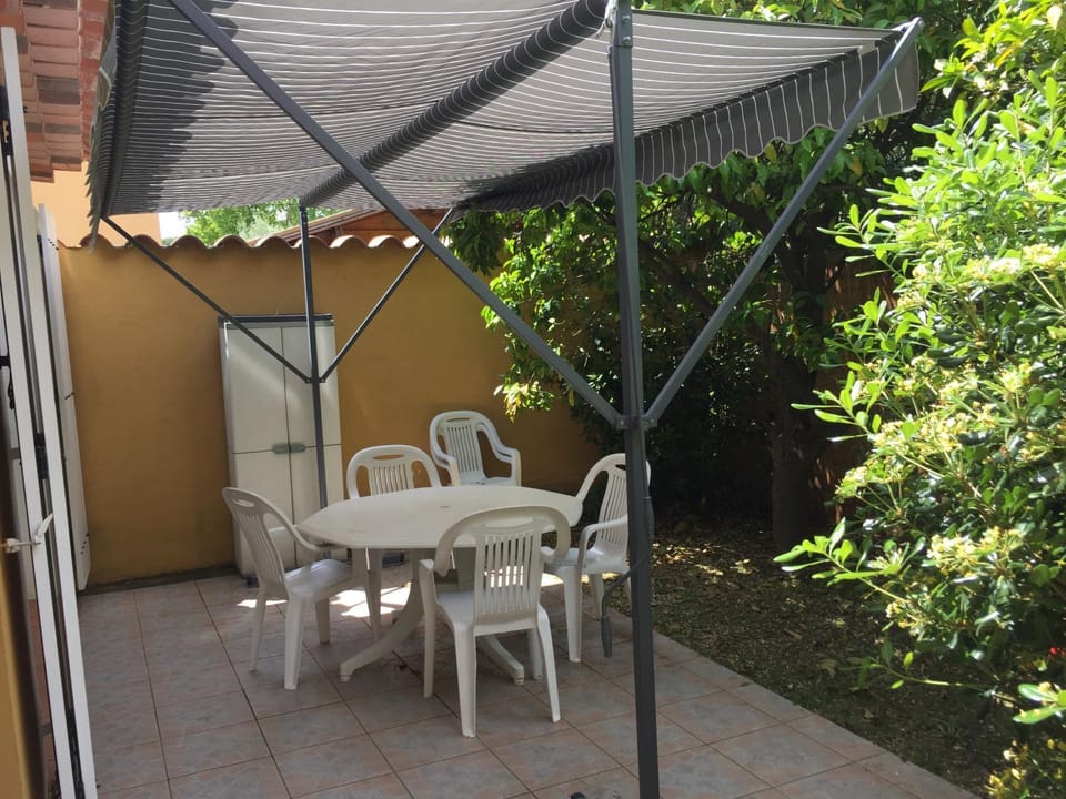 STUDIO PIED DANS L EAU Apartment in La Londe-les-Maures