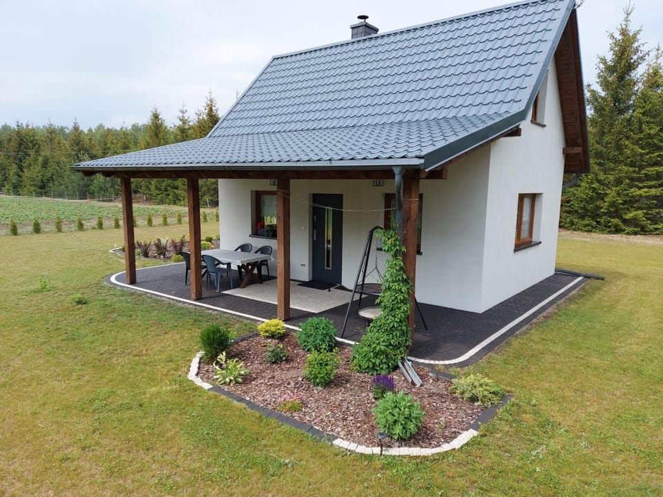 Property building, Patio, Day, Garden, Garden view, Parking