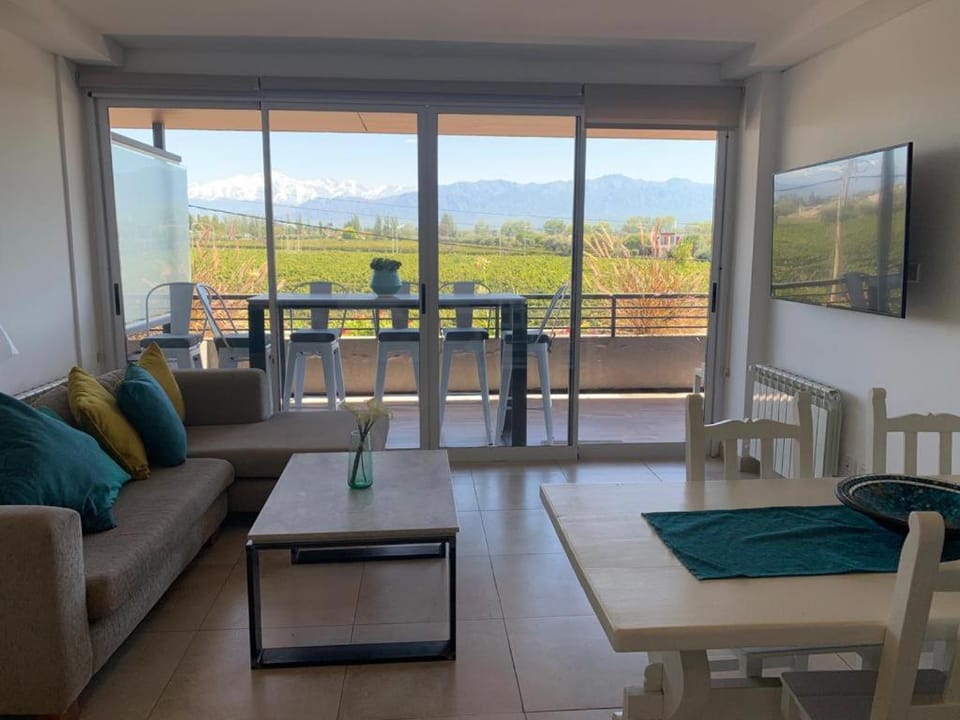 Living room, Mountain view