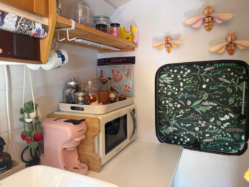 Gîte Aurinko : caravane avec bain nordique Bed and Breakfast in Occitanie