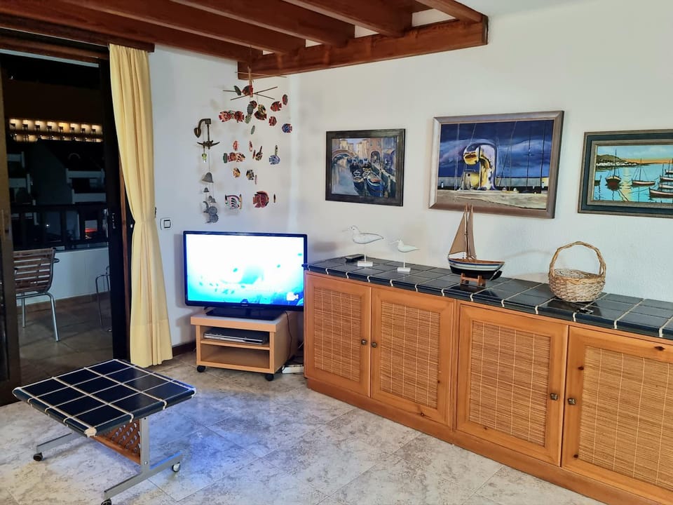 Vivienda Vacacional Parque Santiago 1 Bernal Home Apartment in Playa de las Americas