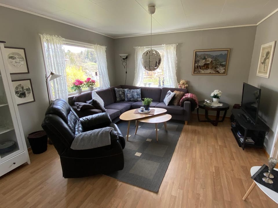Peaceful Riverfront Home with Views House in Rogaland