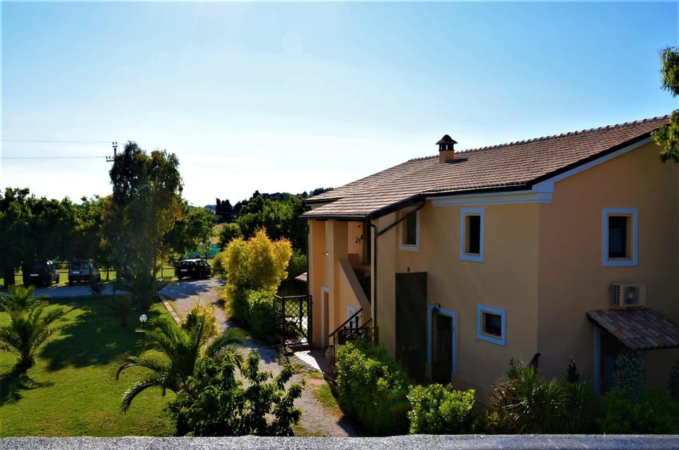 Property building, Day, Garden, Garden view