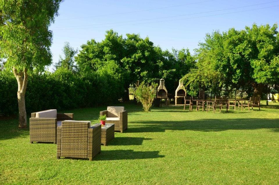 Day, Natural landscape, BBQ facilities, Garden, Evening entertainment, Garden view