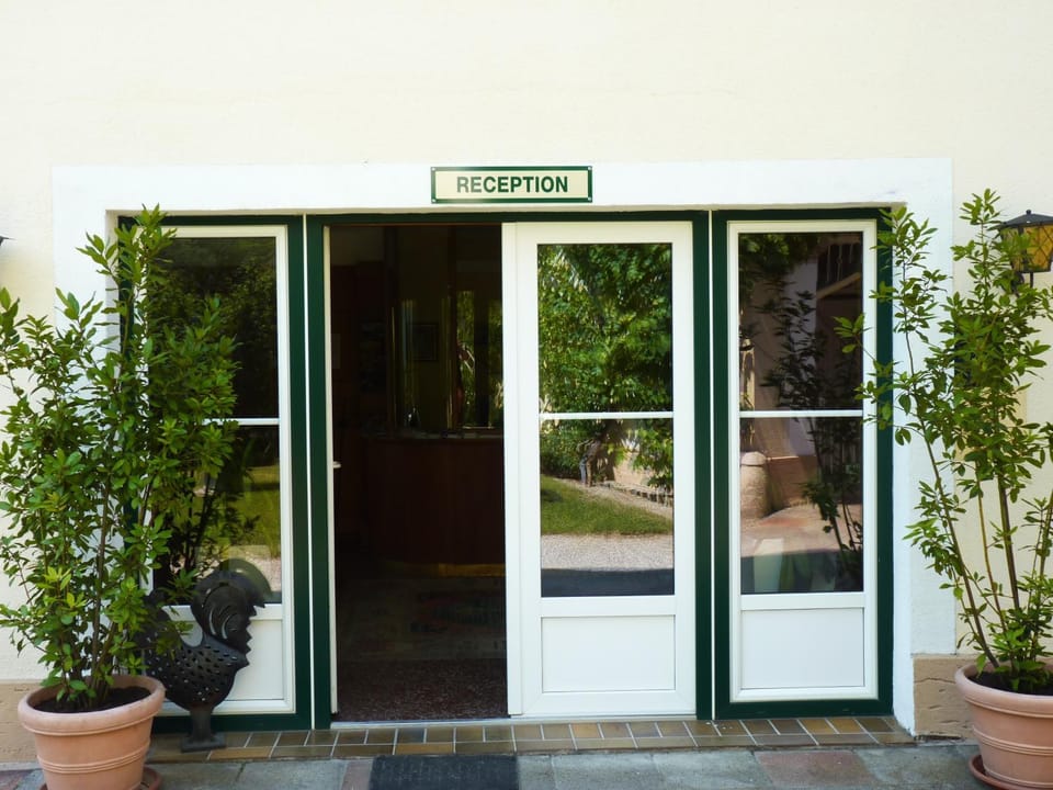 Facade/entrance