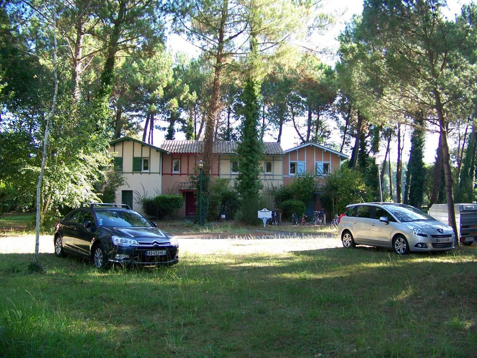 Jolie petite maison à Vieux Boucau avec piscine chauffée - Domaine du Golf de Pinsolle House in Soustons