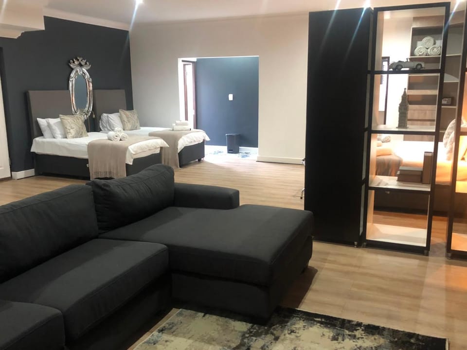 Royal Albert Suites Bed and Breakfast in Pretoria