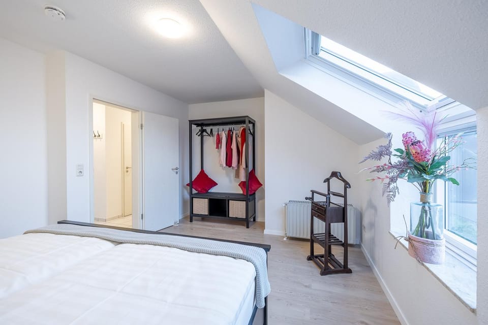 Bed, Photo of the whole room, Bedroom, wardrobe