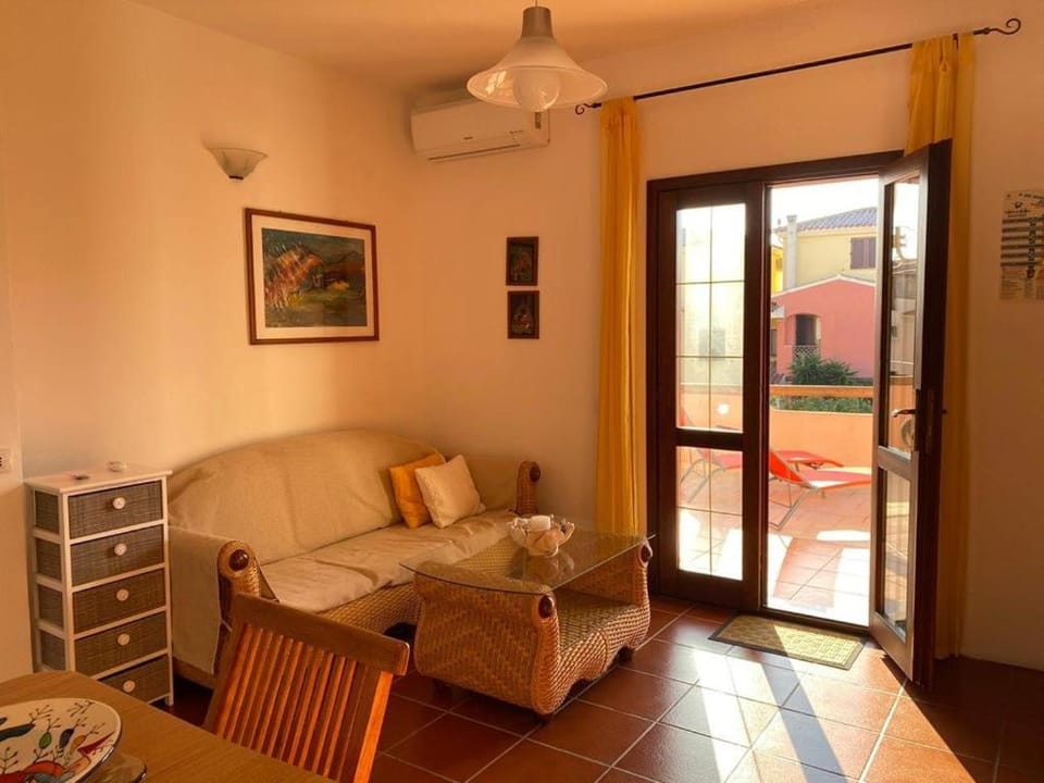 Comfy and bright apartment House in Sardinia
