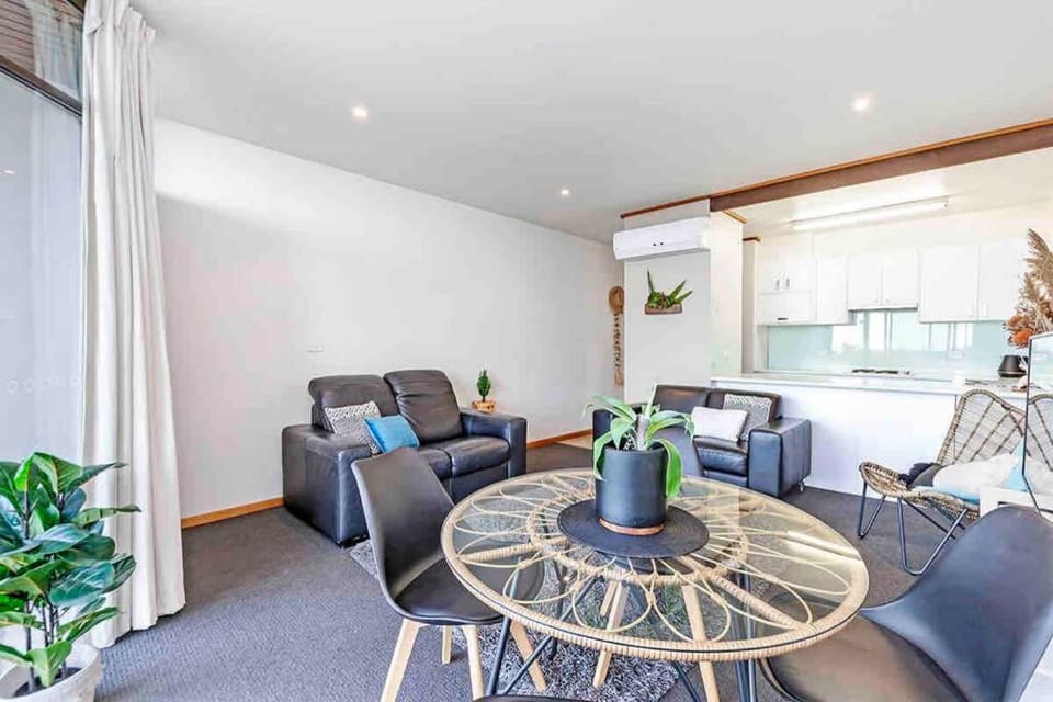 Oceanscape ~ OCEAN VIEWS Uninterrupted Apartment in Portland