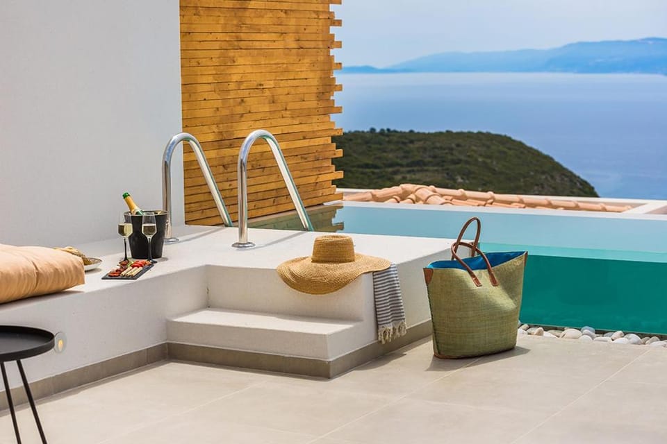 Balcony/Terrace, Sea view, Swimming pool
