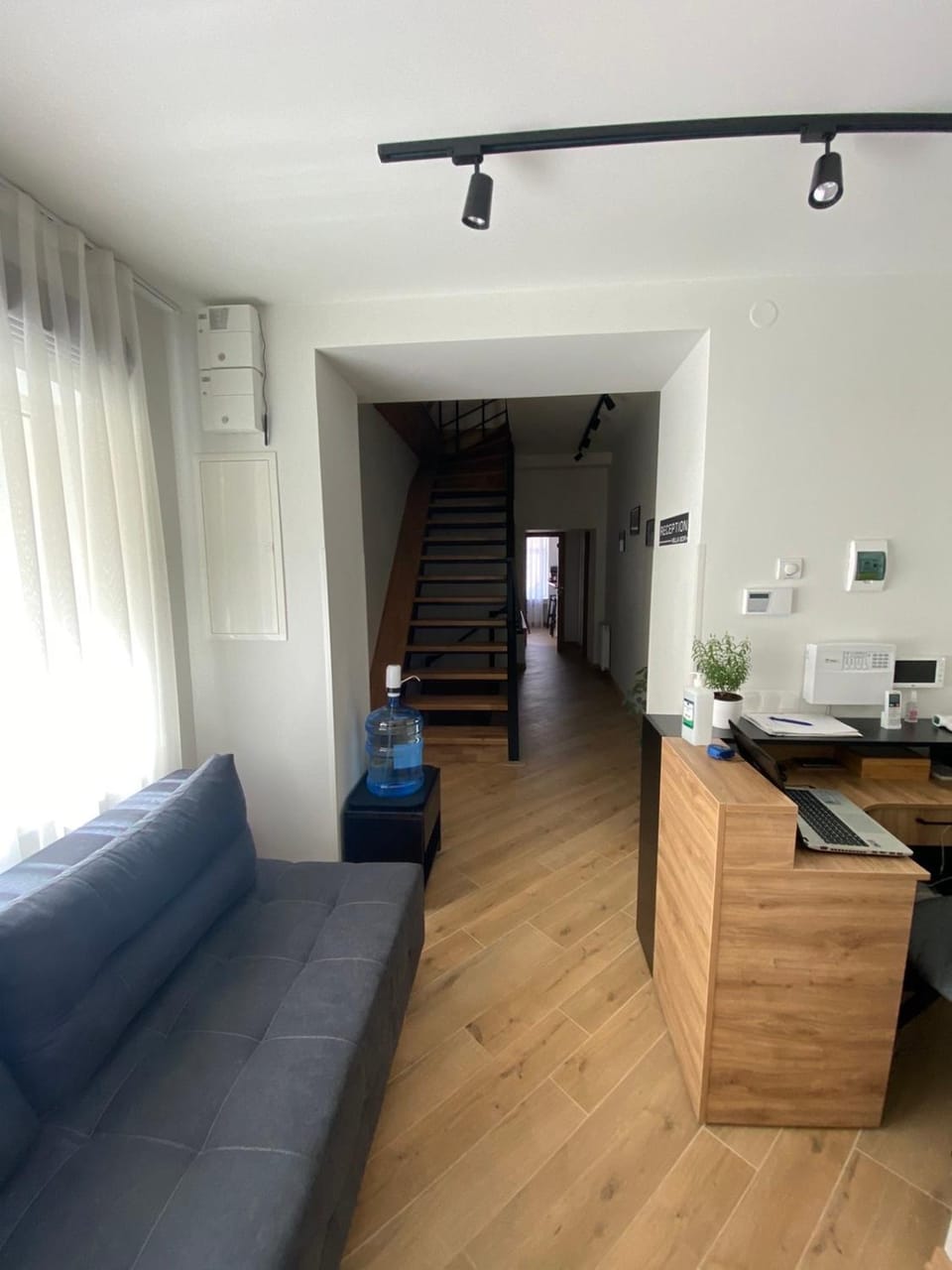 Lobby or reception, Internal: Not applicable to any particular room