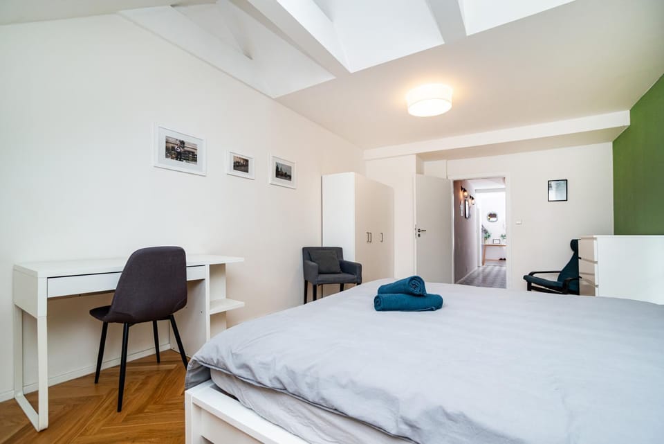 Central, Spacious, Modern 5 Bedrm duplex w/Balcony Apartment in Prague