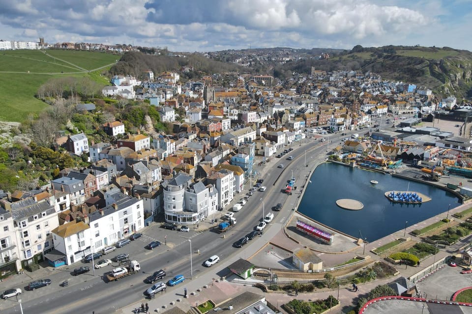Master accommodation suite 4 attic room Bed and Breakfast in Hastings