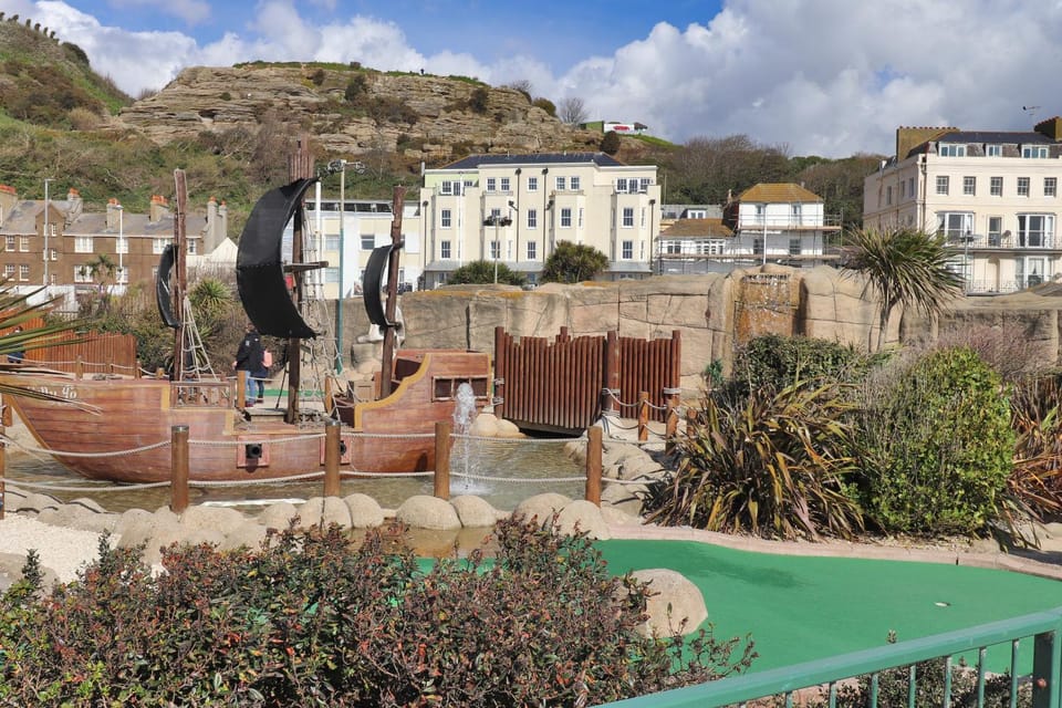 Master accommodation suite 4 attic room Bed and Breakfast in Hastings