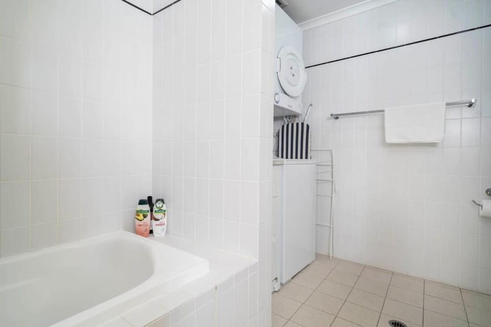 302 Sunny KingsPark Perth CBD 1BR Pool Gym &Parkng Apartment in Perth