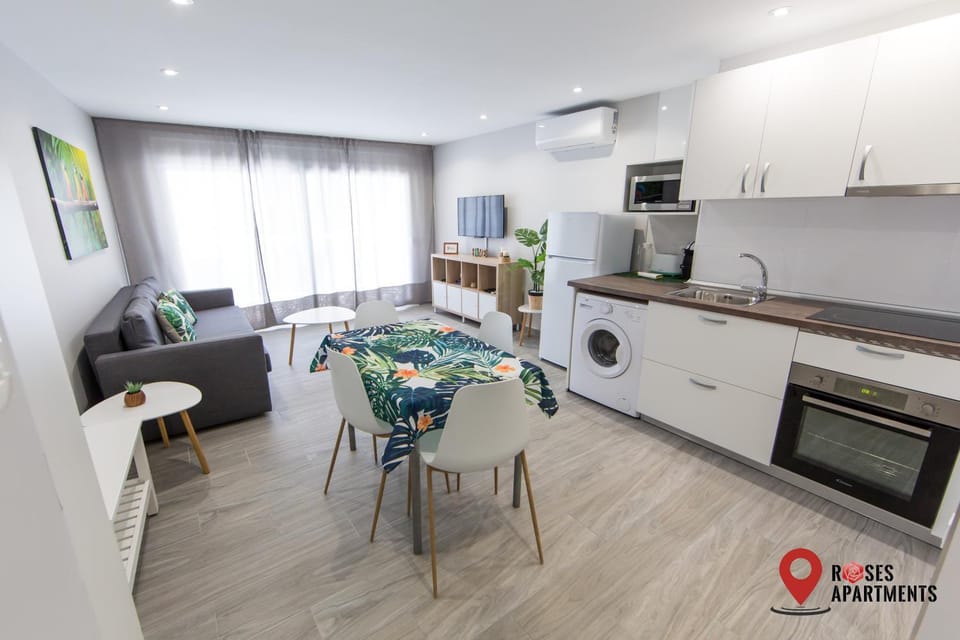 Communal lounge/ TV room, Kitchen or kitchenette, Living room, Dining area