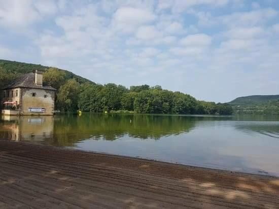 Chalet les Hameaux du Perrier Campground/ 
RV Resort in Nouvelle-Aquitaine