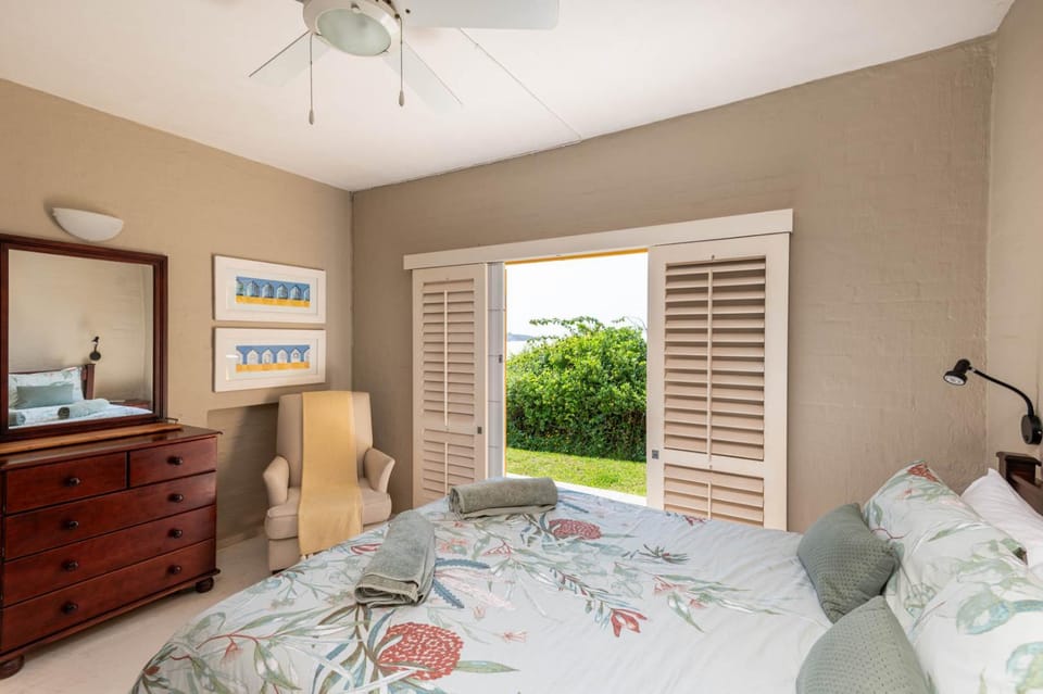 Bedroom, air conditioner