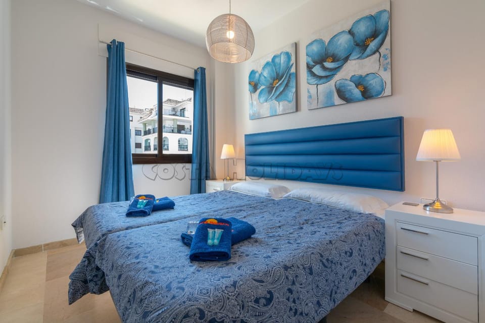 Marina duquesa sea view apartment Apartment in Costa del Sol