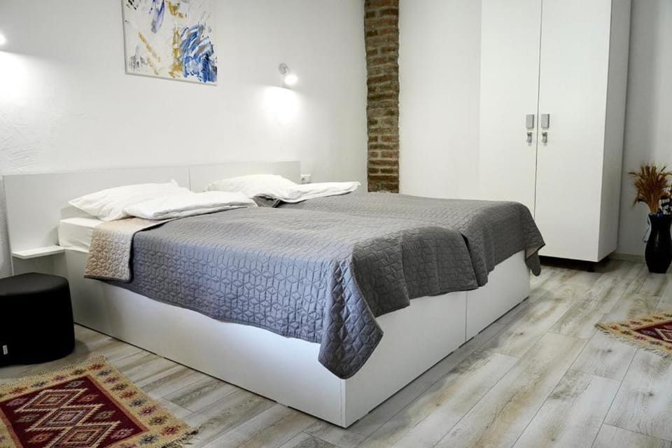 Bed, Photo of the whole room