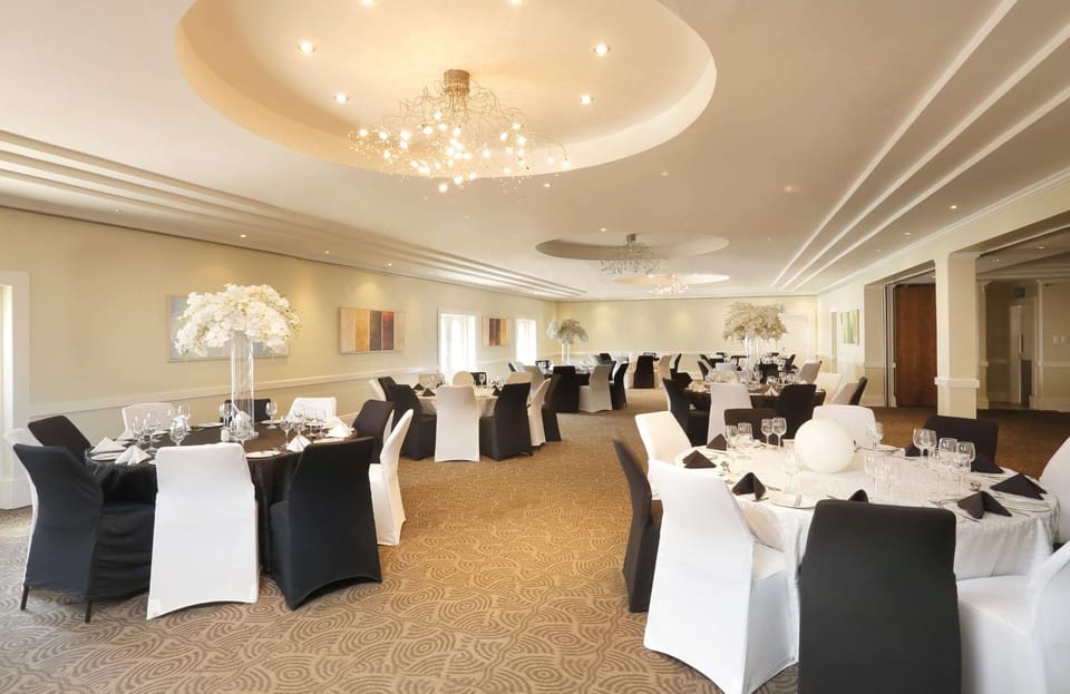 Banquet/Function facilities, On site, Meeting/conference room