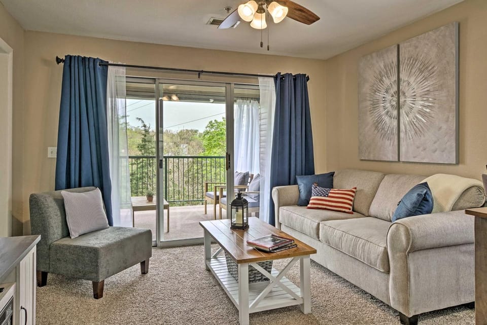 Branson Condo on Golf Course w/ Pool Access! House in Ozark Mountains