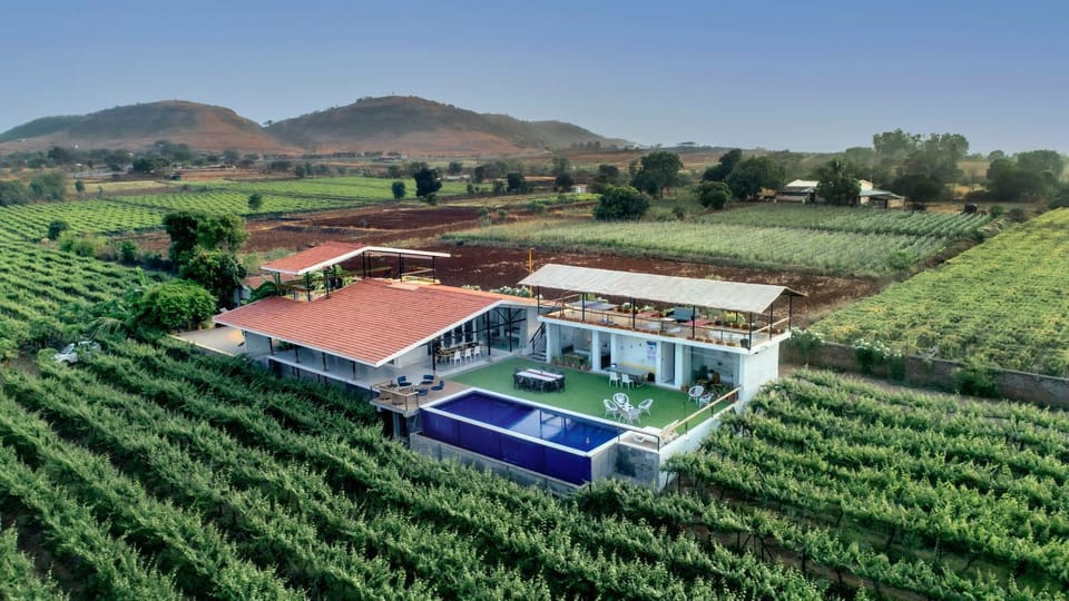 Property building, Day, Natural landscape, Bird's eye view, Garden, View (from property/room), Seating area, Garden view, Mountain view, Pool view, Swimming pool