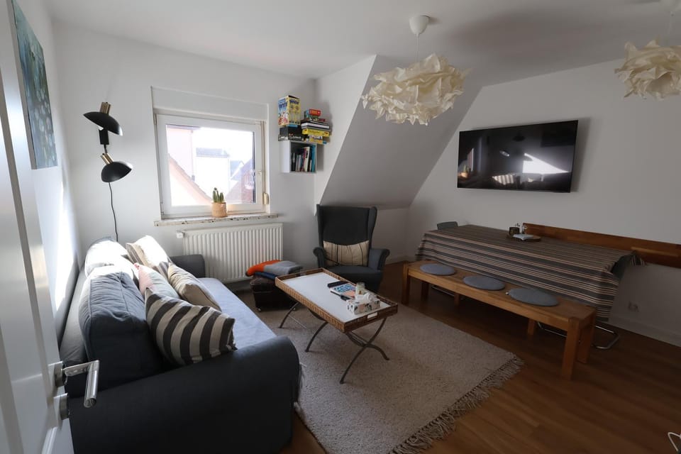 Communal lounge/ TV room, TV and multimedia, Living room, Seating area, Evening entertainment