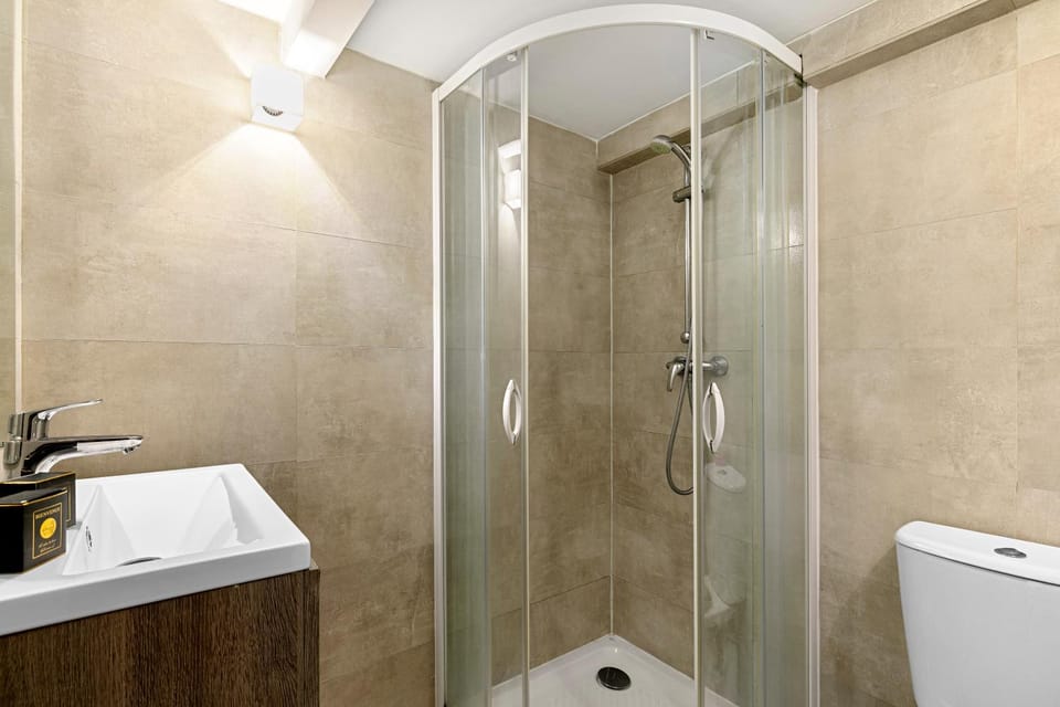 Shower, Toilet, Bathroom