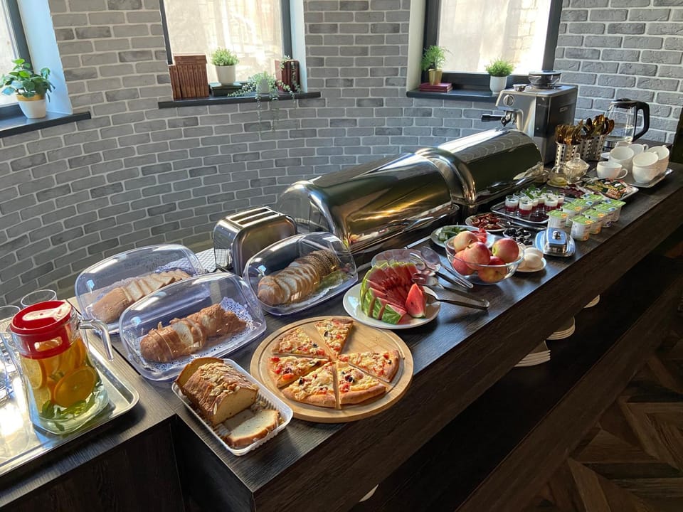 Breakfast, Continental breakfast, Buffet breakfast