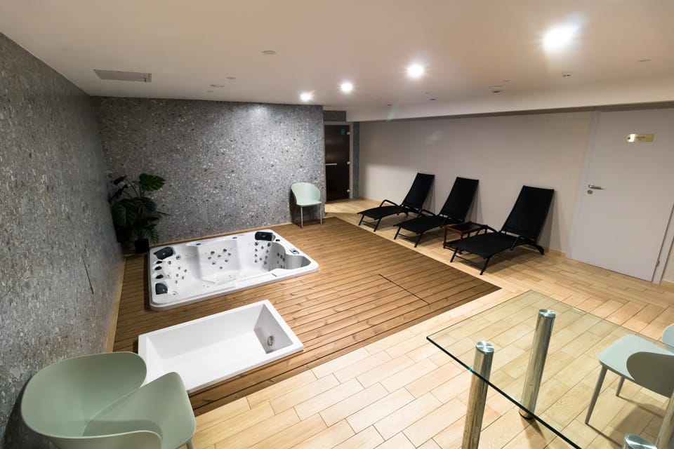 Hot Tub, Sauna, Spa and wellness centre/facilities