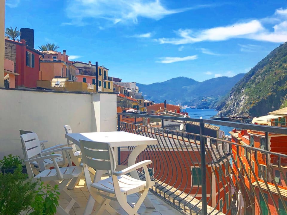 Families or Groups 3 Terrazzi Penthouse on Sea w Ac Apartment in Vernazza