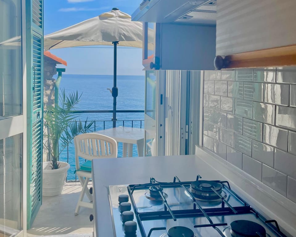Day, Natural landscape, View (from property/room), Balcony/Terrace, Kitchen or kitchenette, Dining area, Sea view
