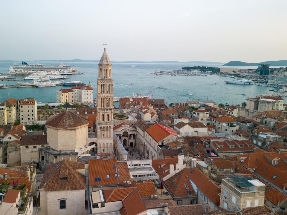 Nearby landmark, Bird's eye view