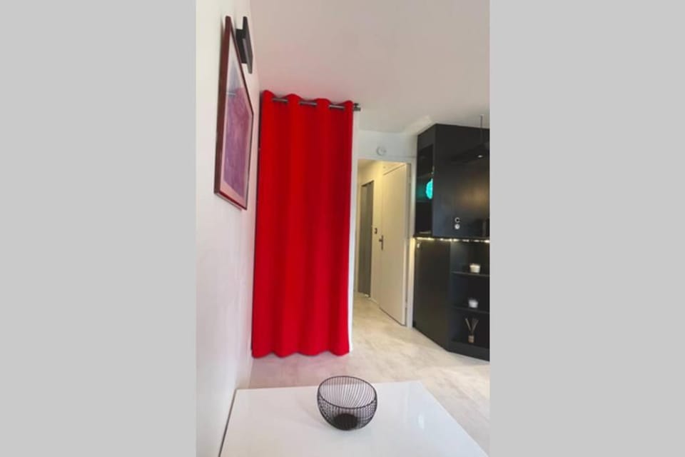 APPARTEMENT LA BAULE 5 PERS A 50 M DE PLAGE Apartment in Le Pouliguen