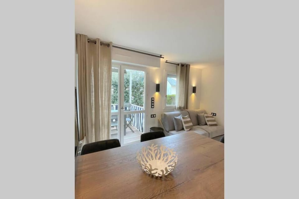 APPARTEMENT LA BAULE 5 PERS A 50 M DE PLAGE Apartment in Le Pouliguen