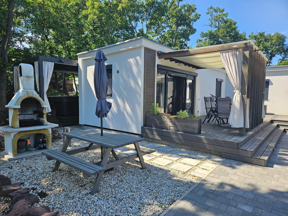 Bowery Guest Houses - Árnyas vendégházak - jakuzzi használattal Apartment in Hungary