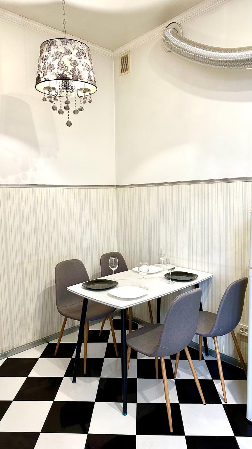 Seating area, Dining area