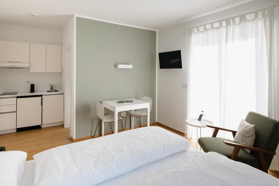 Dining area, Bedroom