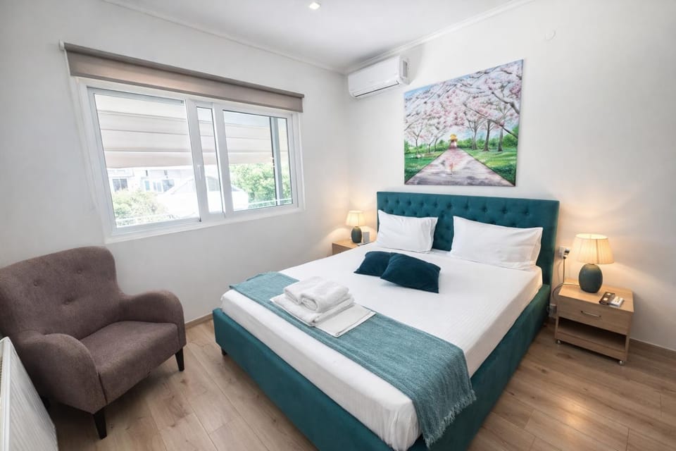 Photo of the whole room, Bedroom, Garden view, towels