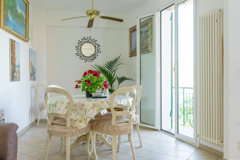 Tra Sole & Mare Apartment in Rapallo