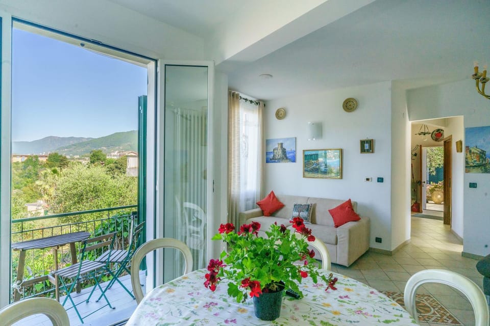 Tra Sole & Mare Apartment in Rapallo